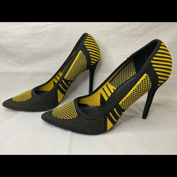 CAPE ROBBIN Black/Yellow Pumps/Heels - Picture 1 of 4